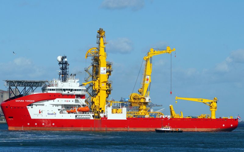 superyacht-crew-lift-holland-marine-lifts