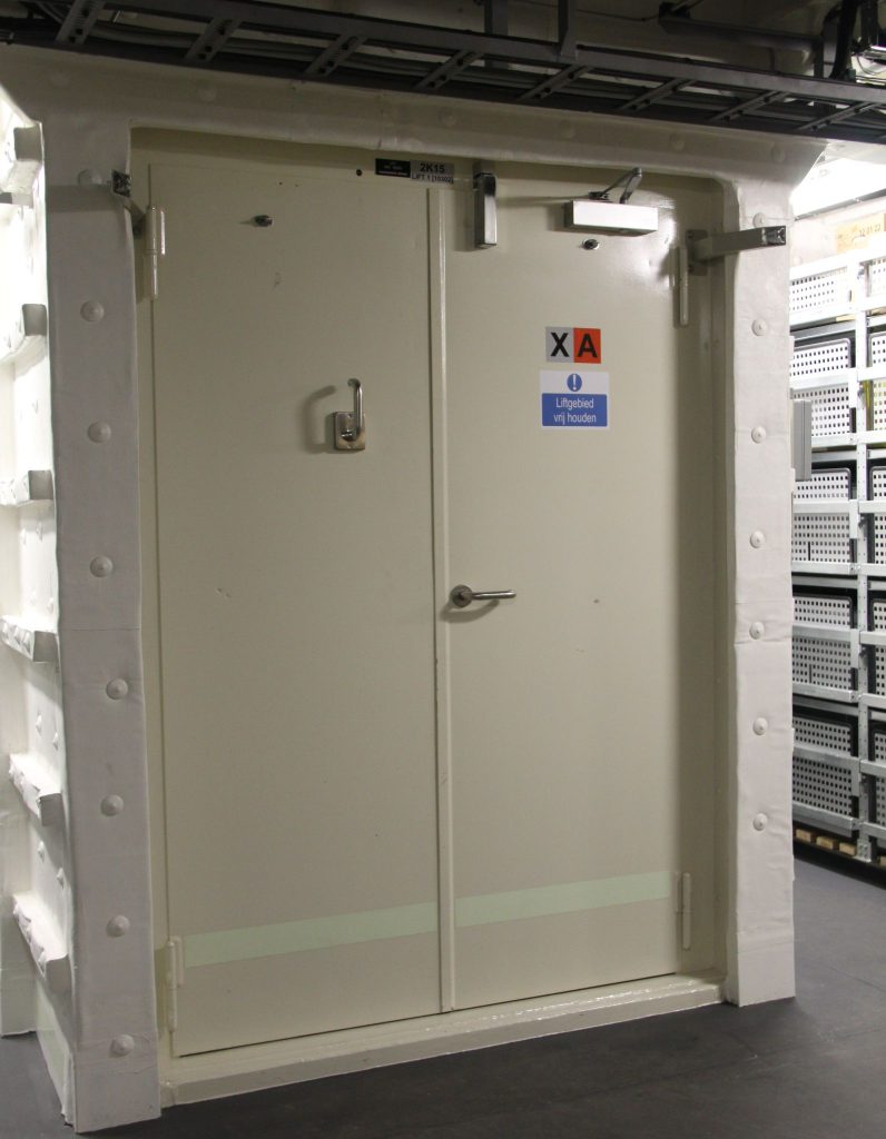 Navy/offshore double panel hinges A60 door
